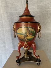 BESCHILDERDE TINNEN EMPIRE KRAANTJESKAN CA 1820   H 39CM  D 15CM B 17CM